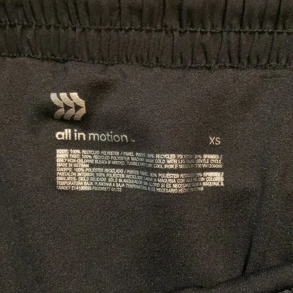All in motion shorts - Picture 3 of 3